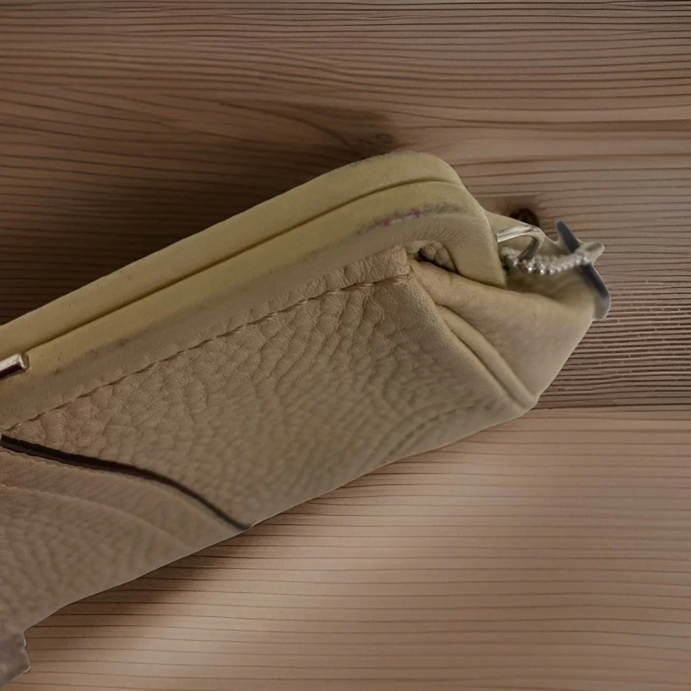 Vintage COACH Soho Kisslock Cosmetic Bag Purse Beige Pebbled Leather Y2K Read - Picture 6 of 7